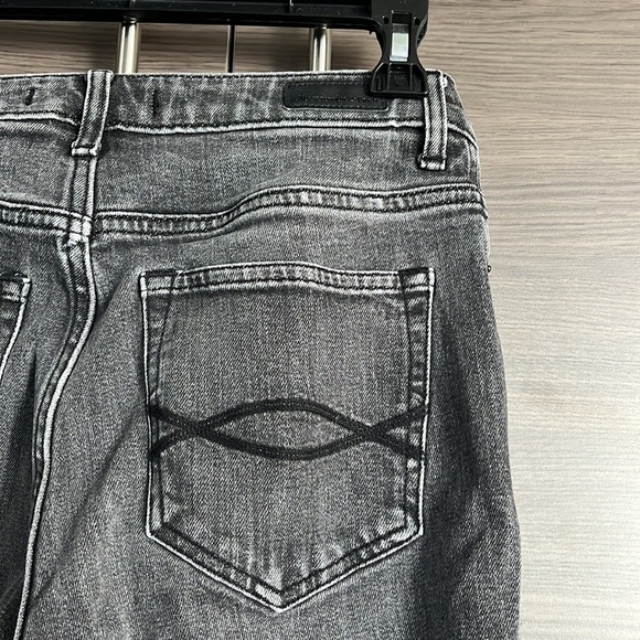 Abercrombie and Fitch High Rise Girlfriend Jeans - Picture 4 of 4